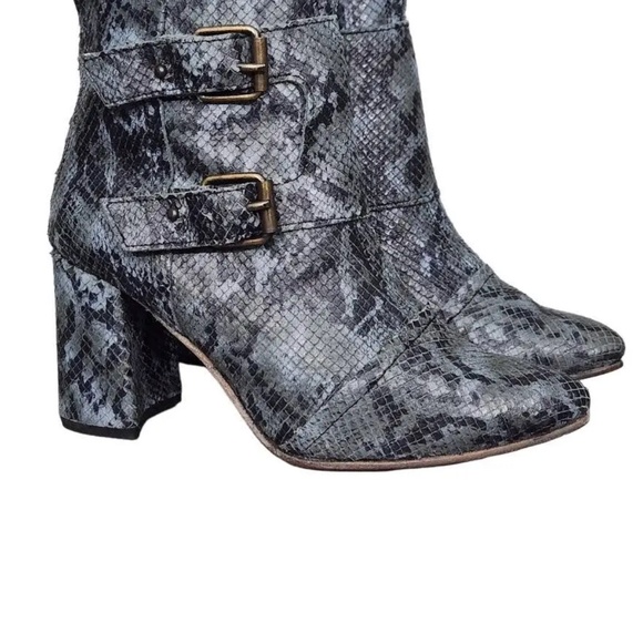 ✨ Freebird Joey Boots – Blue Snakeskin, Size 7 ✨ - Picture 7 of 7